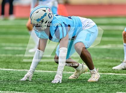 Thumbnail 3 in Summer Creek vs. Kingwood (UIL 6A D2 Football Quarterfinal) photogallery.