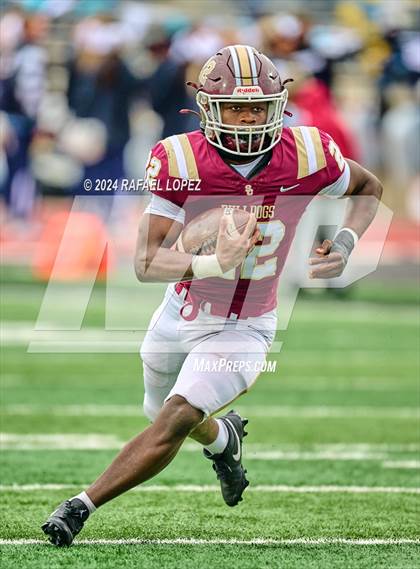 Thumbnail 3 in Summer Creek vs. Kingwood (UIL 6A D2 Football Quarterfinal) photogallery.