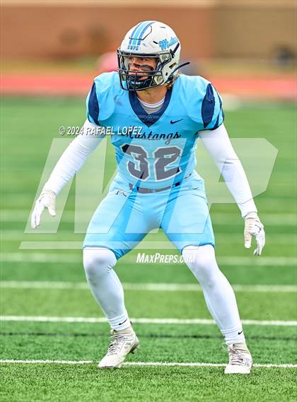 Thumbnail 3 in Summer Creek vs. Kingwood (UIL 6A D2 Football Quarterfinal) photogallery.