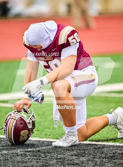 Thumbnail 3 in Summer Creek vs. Kingwood (UIL 6A D2 Football Quarterfinal) photogallery.
