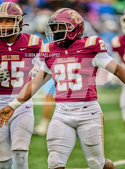 Thumbnail 1 in Summer Creek vs. Kingwood (UIL 6A D2 Football Quarterfinal) photogallery.