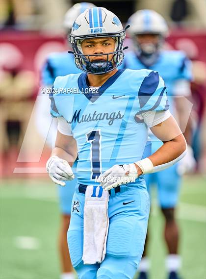 Thumbnail 1 in Summer Creek vs. Kingwood (UIL 6A D2 Football Quarterfinal) photogallery.