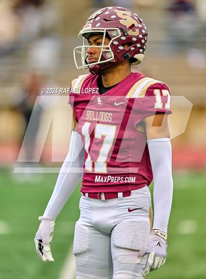 Thumbnail 2 in Summer Creek vs. Kingwood (UIL 6A D2 Football Quarterfinal) photogallery.