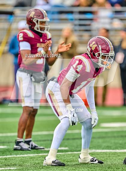 Thumbnail 1 in Summer Creek vs. Kingwood (UIL 6A D2 Football Quarterfinal) photogallery.