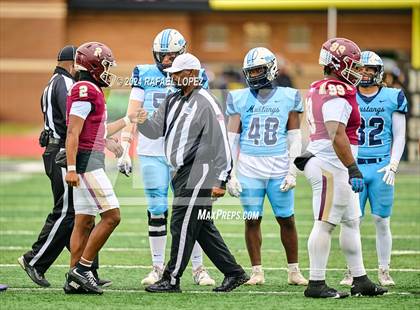Thumbnail 2 in Summer Creek vs. Kingwood (UIL 6A D2 Football Quarterfinal) photogallery.