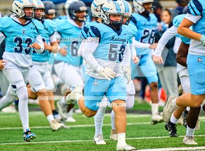 Thumbnail 3 in Summer Creek vs. Kingwood (UIL 6A D2 Football Quarterfinal) photogallery.