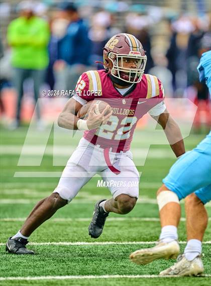 Thumbnail 1 in Summer Creek vs. Kingwood (UIL 6A D2 Football Quarterfinal) photogallery.
