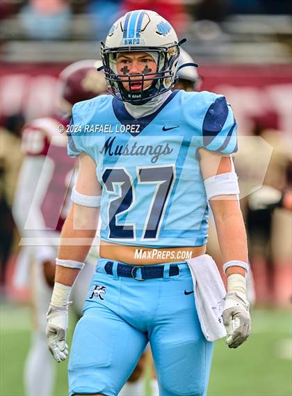 Thumbnail 2 in Summer Creek vs. Kingwood (UIL 6A D2 Football Quarterfinal) photogallery.