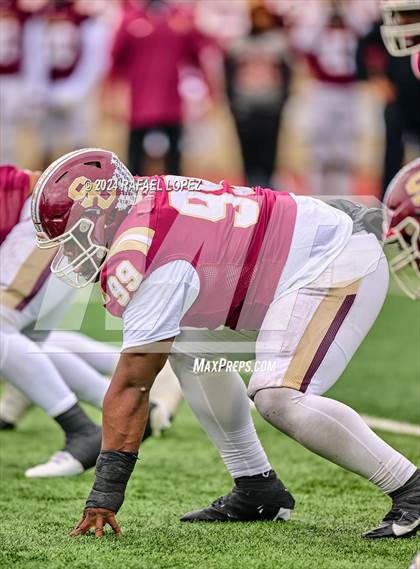 Thumbnail 2 in Summer Creek vs. Kingwood (UIL 6A D2 Football Quarterfinal) photogallery.