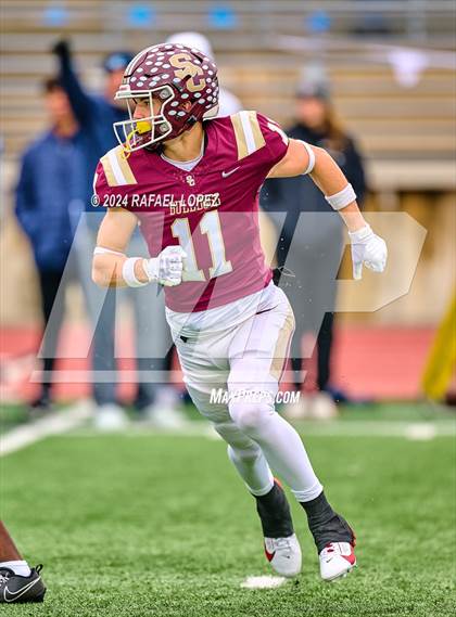 Thumbnail 2 in Summer Creek vs. Kingwood (UIL 6A D2 Football Quarterfinal) photogallery.