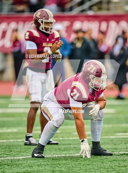 Thumbnail 2 in Summer Creek vs. Kingwood (UIL 6A D2 Football Quarterfinal) photogallery.