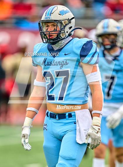 Thumbnail 3 in Summer Creek vs. Kingwood (UIL 6A D2 Football Quarterfinal) photogallery.