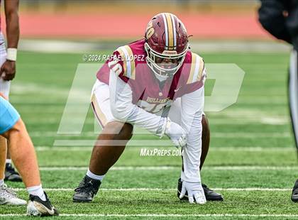Thumbnail 2 in Summer Creek vs. Kingwood (UIL 6A D2 Football Quarterfinal) photogallery.