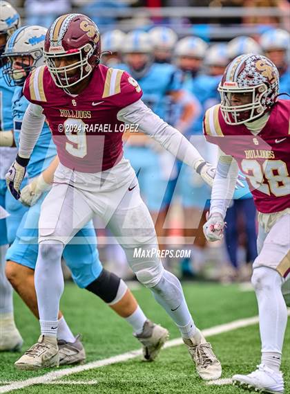 Thumbnail 3 in Summer Creek vs. Kingwood (UIL 6A D2 Football Quarterfinal) photogallery.