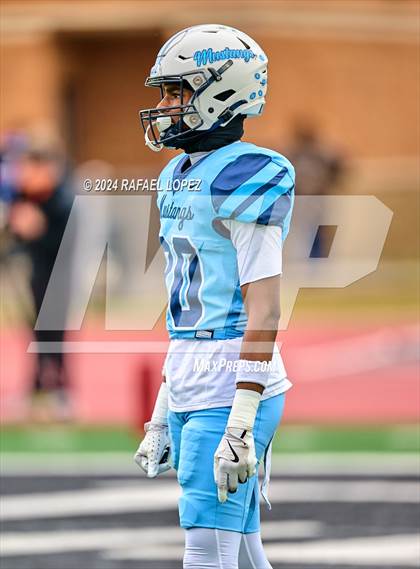 Thumbnail 3 in Summer Creek vs. Kingwood (UIL 6A D2 Football Quarterfinal) photogallery.