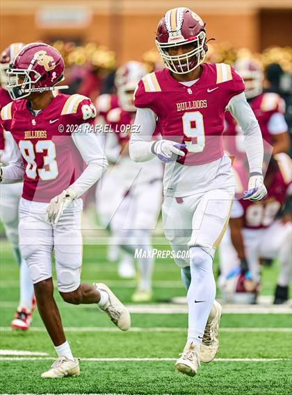 Thumbnail 1 in Summer Creek vs. Kingwood (UIL 6A D2 Football Quarterfinal) photogallery.