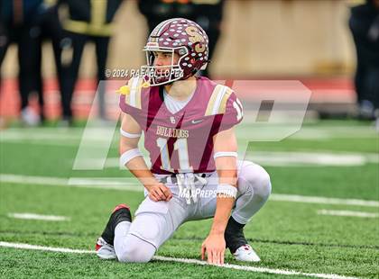 Thumbnail 2 in Summer Creek vs. Kingwood (UIL 6A D2 Football Quarterfinal) photogallery.
