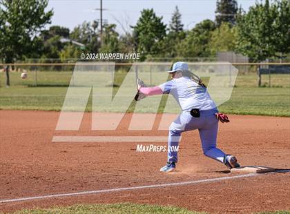 Thumbnail 2 in Burbank @ Monterey Trail photogallery.