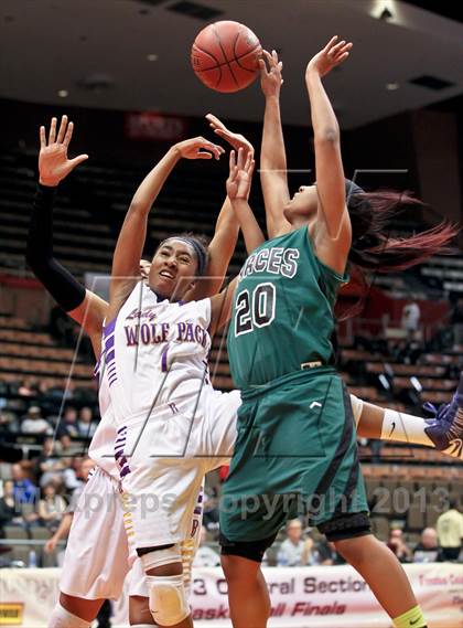 Thumbnail 2 in Ridgeview vs. Garces (CIF CS D2 Final) photogallery.