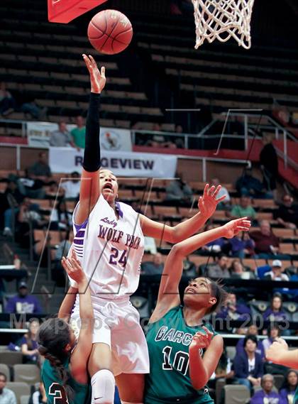 Thumbnail 2 in Ridgeview vs. Garces (CIF CS D2 Final) photogallery.