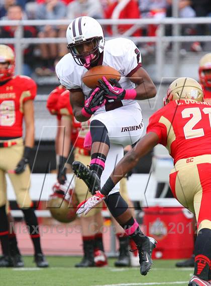 Thumbnail 3 in Bergen Catholic vs. Don Bosco Prep photogallery.