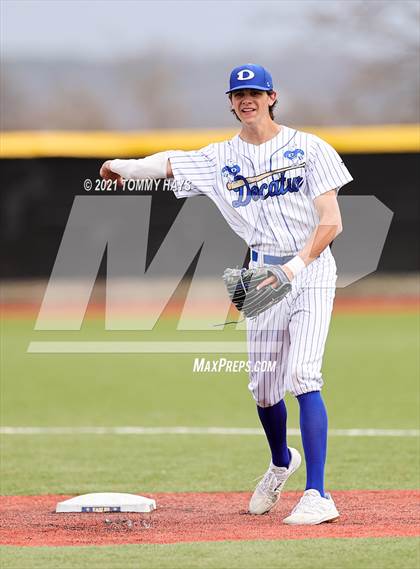 Thumbnail 2 in West vs Decatur (Lloyd Burton Memorial) photogallery.