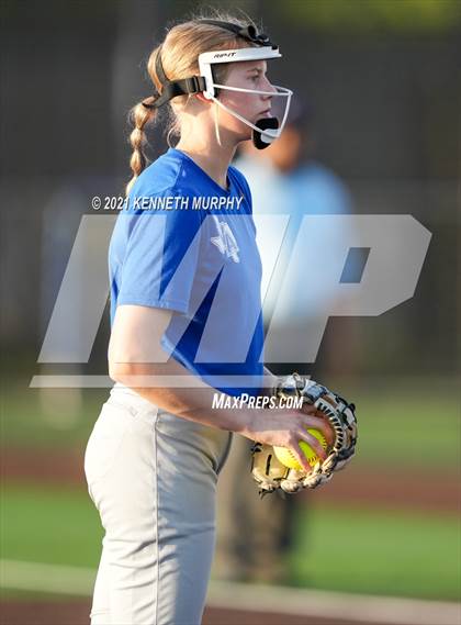 Thumbnail 2 in Van Alstyne vs Venus (UIL 4A Regional Quarterfinal Playoff) photogallery.