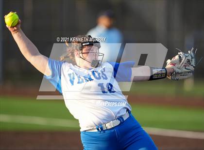 Thumbnail 1 in Van Alstyne vs Venus (UIL 4A Regional Quarterfinal Playoff) photogallery.