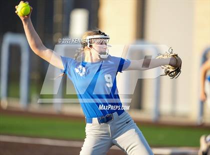 Thumbnail 3 in Van Alstyne vs Venus (UIL 4A Regional Quarterfinal Playoff) photogallery.