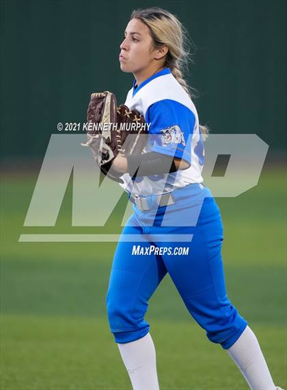 Thumbnail 2 in Van Alstyne vs Venus (UIL 4A Regional Quarterfinal Playoff) photogallery.