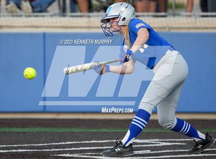 Thumbnail 1 in Van Alstyne vs Venus (UIL 4A Regional Quarterfinal Playoff) photogallery.