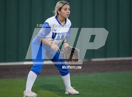 Thumbnail 3 in Van Alstyne vs Venus (UIL 4A Regional Quarterfinal Playoff) photogallery.