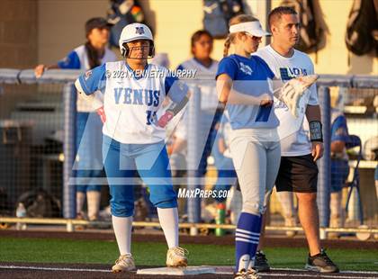 Thumbnail 2 in Van Alstyne vs Venus (UIL 4A Regional Quarterfinal Playoff) photogallery.