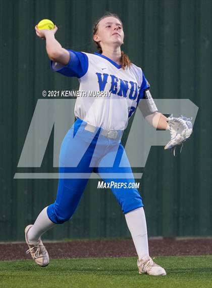 Thumbnail 1 in Van Alstyne vs Venus (UIL 4A Regional Quarterfinal Playoff) photogallery.
