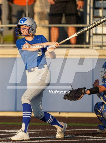 Thumbnail 2 in Van Alstyne vs Venus (UIL 4A Regional Quarterfinal Playoff) photogallery.
