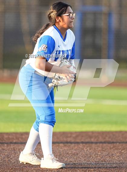 Thumbnail 1 in Van Alstyne vs Venus (UIL 4A Regional Quarterfinal Playoff) photogallery.