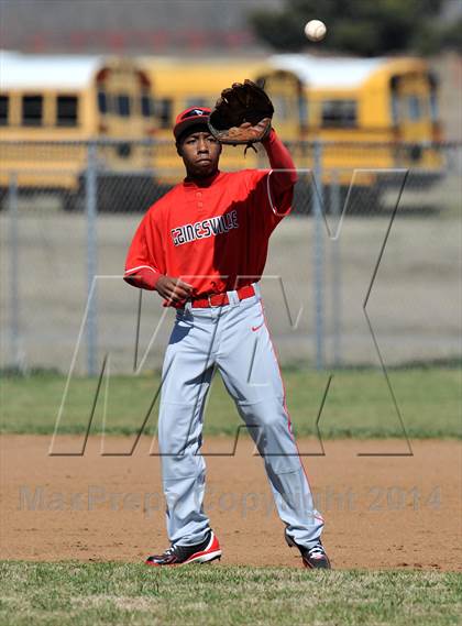Thumbnail 2 in Gainesville vs. Dodd City (Bells Tournament) photogallery.