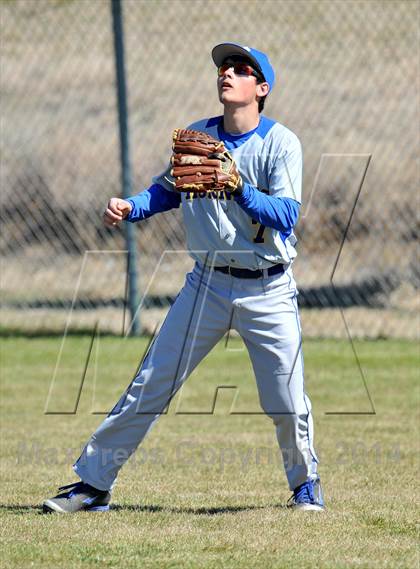 Thumbnail 3 in Gainesville vs. Dodd City (Bells Tournament) photogallery.