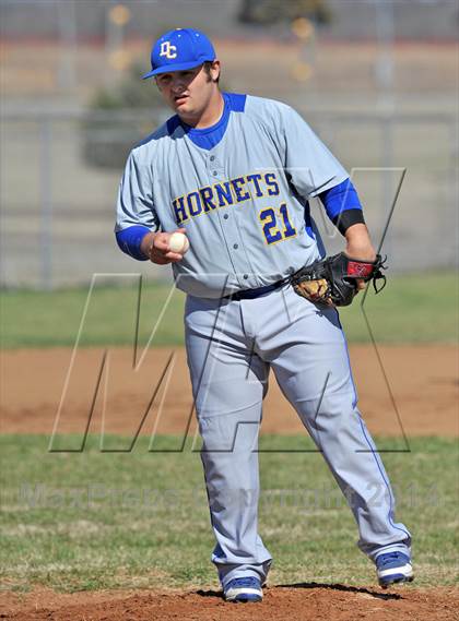 Thumbnail 2 in Gainesville vs. Dodd City (Bells Tournament) photogallery.