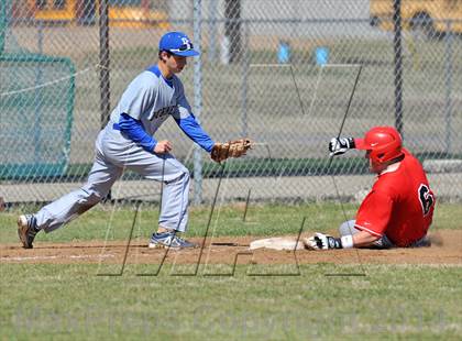 Thumbnail 2 in Gainesville vs. Dodd City (Bells Tournament) photogallery.