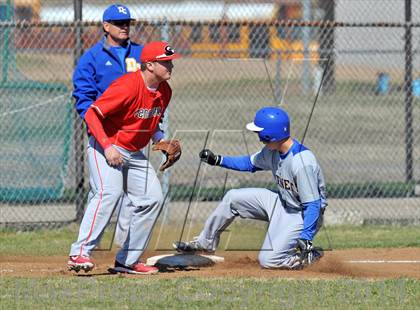 Thumbnail 2 in Gainesville vs. Dodd City (Bells Tournament) photogallery.