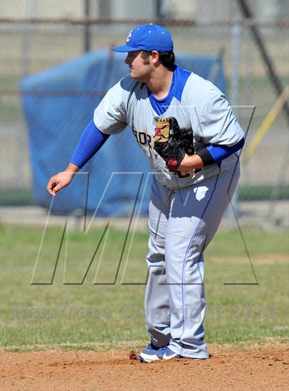 Thumbnail 2 in Gainesville vs. Dodd City (Bells Tournament) photogallery.