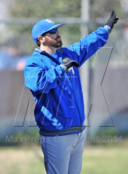 Thumbnail 1 in Gainesville vs. Dodd City (Bells Tournament) photogallery.