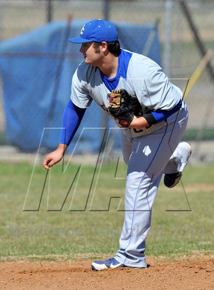 Thumbnail 1 in Gainesville vs. Dodd City (Bells Tournament) photogallery.