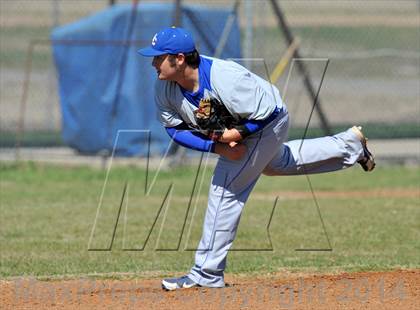 Thumbnail 3 in Gainesville vs. Dodd City (Bells Tournament) photogallery.