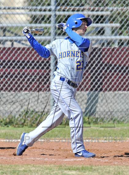 Thumbnail 2 in Gainesville vs. Dodd City (Bells Tournament) photogallery.