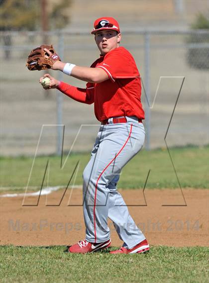 Thumbnail 3 in Gainesville vs. Dodd City (Bells Tournament) photogallery.