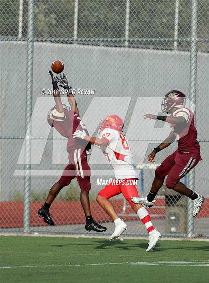 Thumbnail 2 in Chaminade vs. Christ the King photogallery.