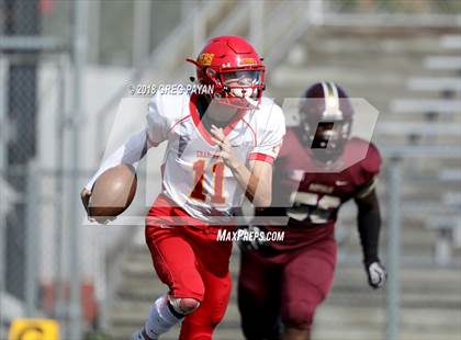 Thumbnail 2 in Chaminade vs. Christ the King photogallery.