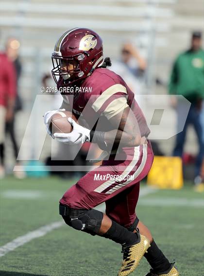 Thumbnail 1 in Chaminade vs. Christ the King photogallery.